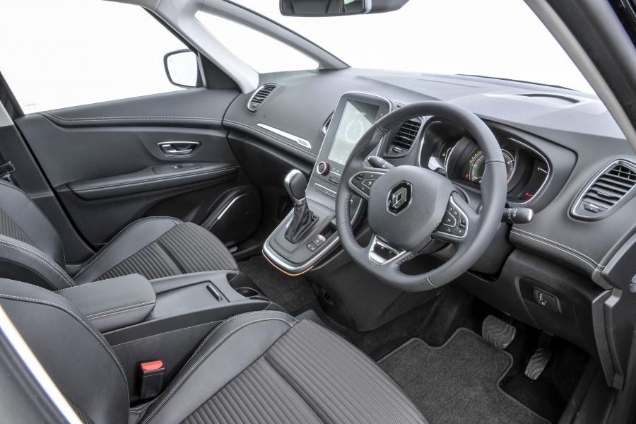 Интерьер Renault Grand Scenic 2016 года  (UK) (фото 30 из 32)